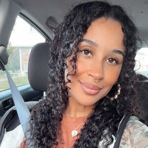 Meet your Posher, D'jaye